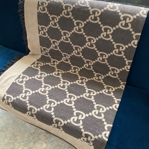 Gucci Blanket - Picture 2 of 3